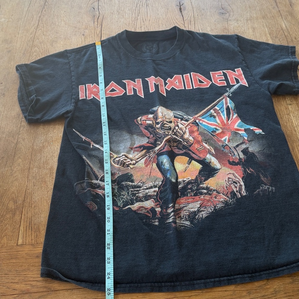 Iron Maiden Black Graphic Band Tee Men's Shirt Size Medium - Picture 2 of 6